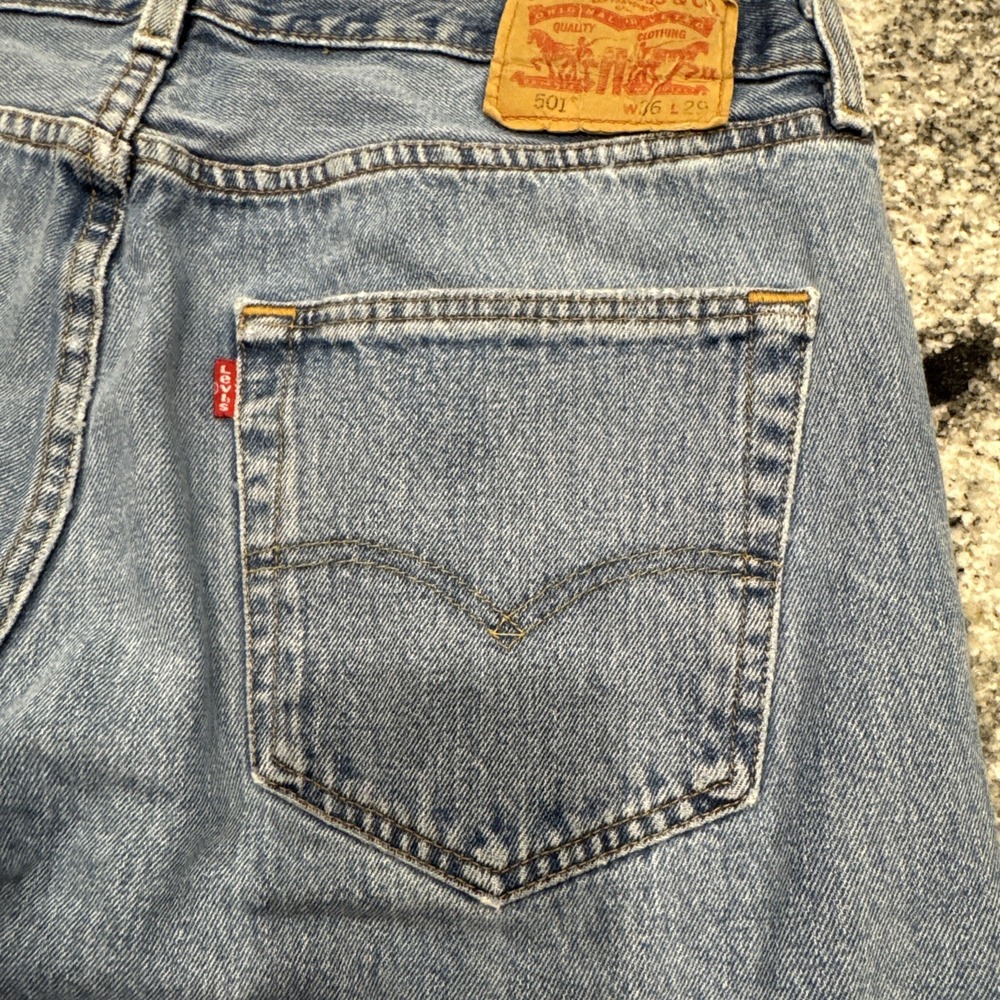 Levis 501 Jeans Mens 36x29 Blue Denim Pants Button Fly Straight Classic Faded‎ - Picture 14 of 16